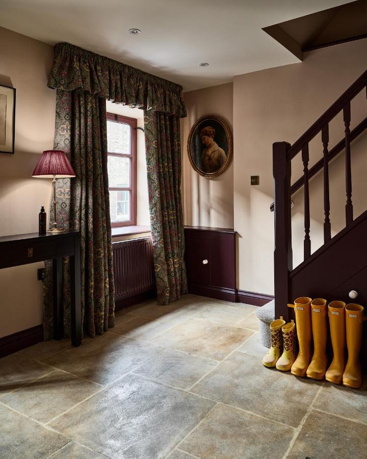 Townhouse Suites- Abbey Row Malmesbury Exterior foto