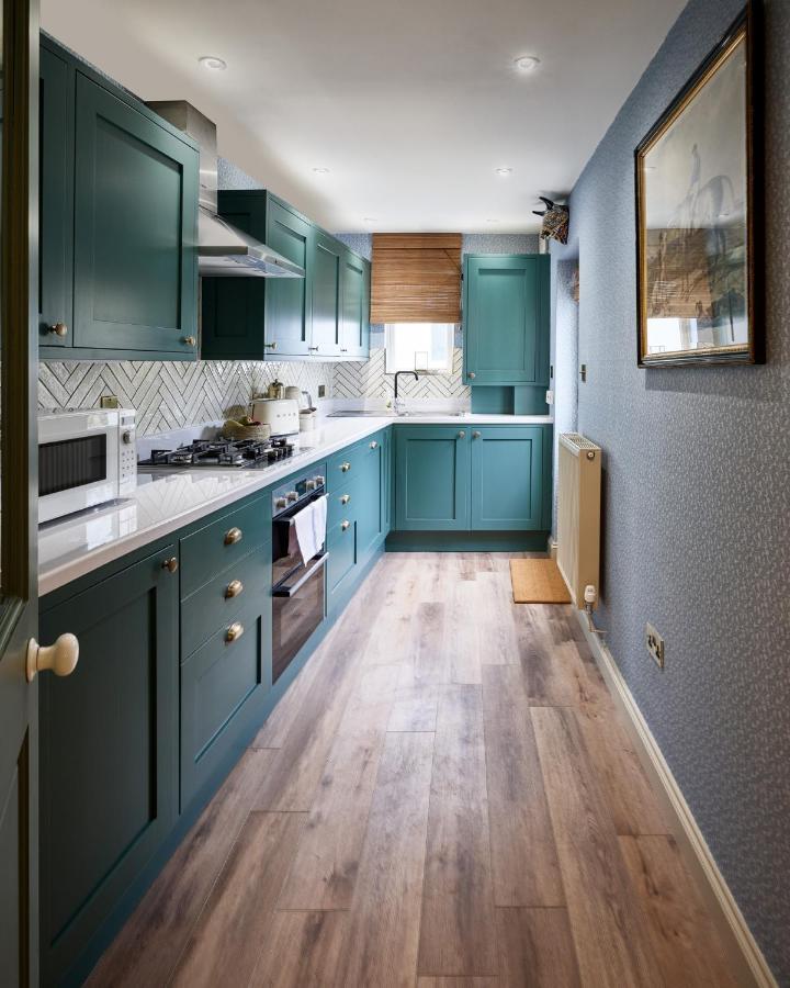Townhouse Suites- Abbey Row Malmesbury Exterior foto