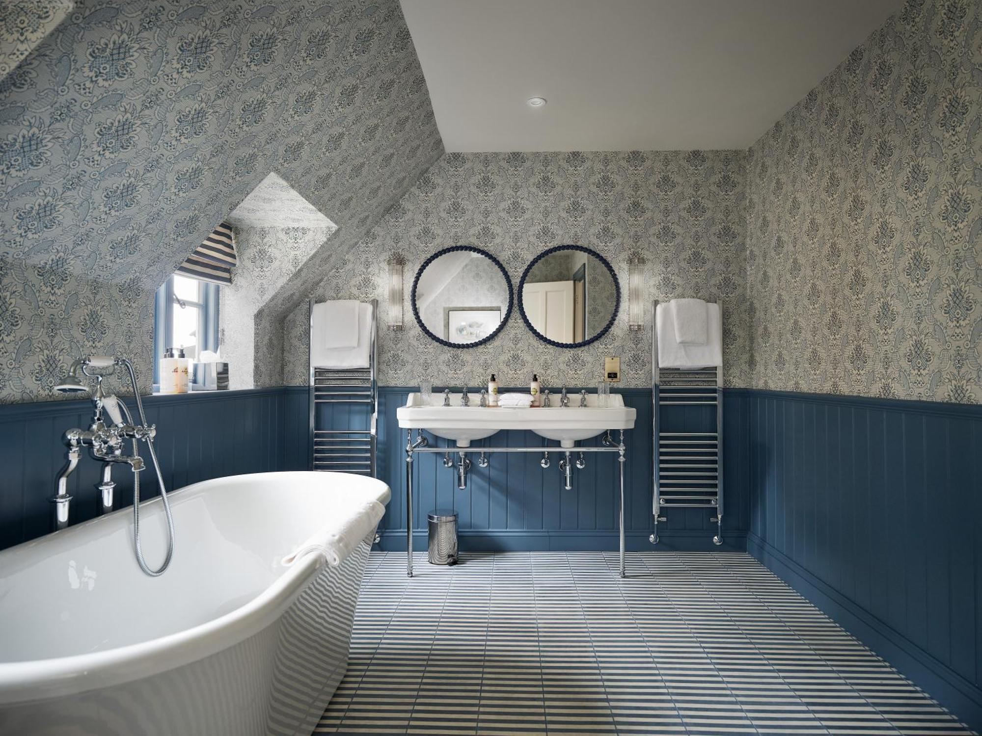 Townhouse Suites- Abbey Row Malmesbury Exterior foto